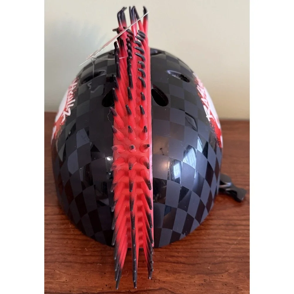 Raskullz Red & Black Mohawk Helmet For Age 5 -8 NWT‎